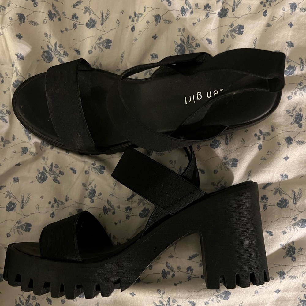 Size 9 Madden Girl Black Heels
